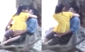 Kelakuan abg labil ditepi pantai